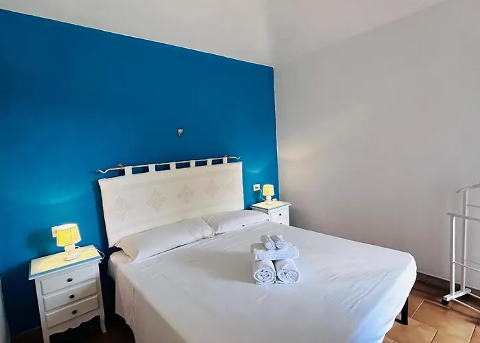 Casa Marco Villaggio Le Mandorle بيت للعطل *